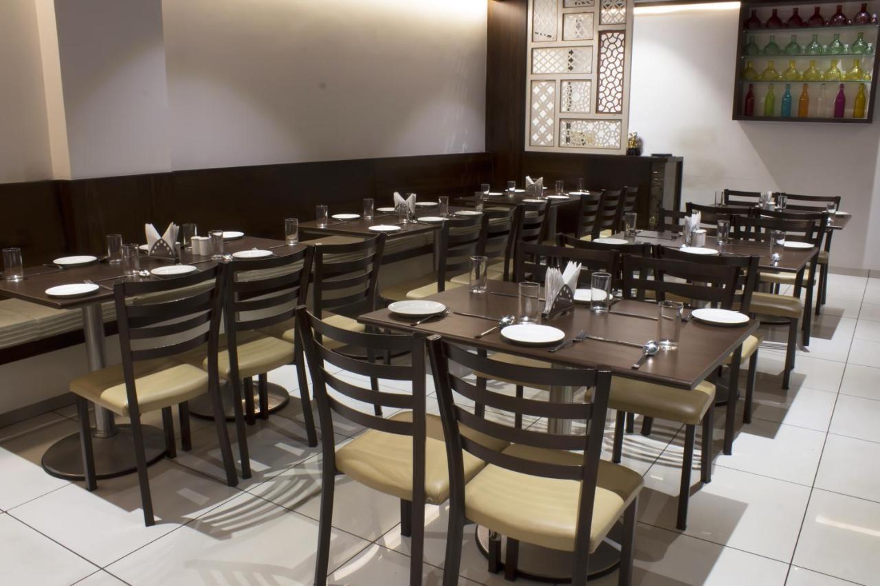 Hotel Sri Sri Executive, Kolhapur Eksteriør billede