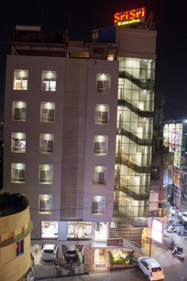 Hotel Sri Sri Executive, Kolhapur Eksteriør billede