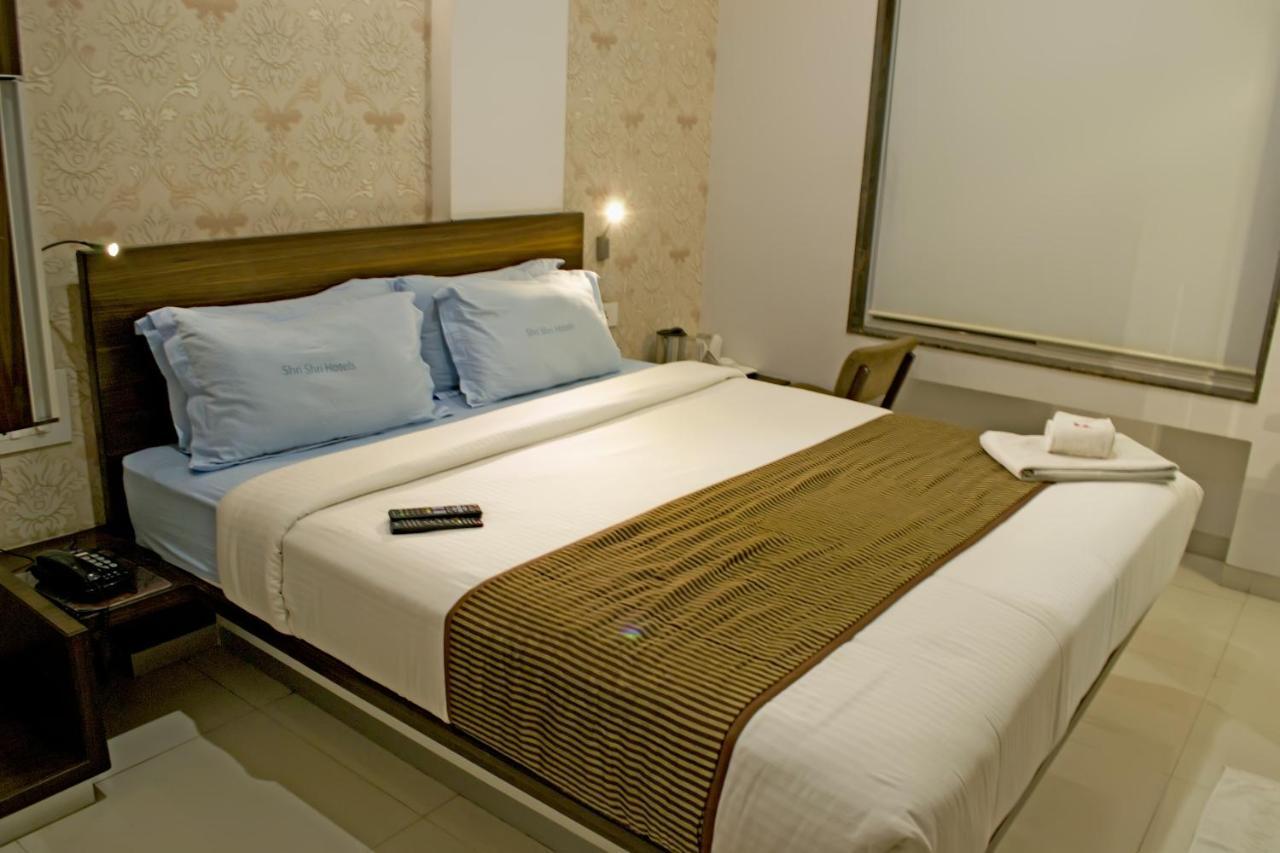 Hotel Sri Sri Executive, Kolhapur Eksteriør billede