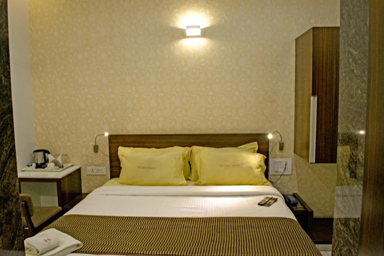Hotel Sri Sri Executive, Kolhapur Eksteriør billede