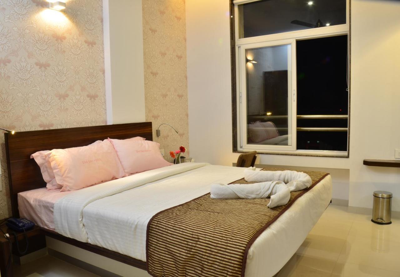 Hotel Sri Sri Executive, Kolhapur Eksteriør billede