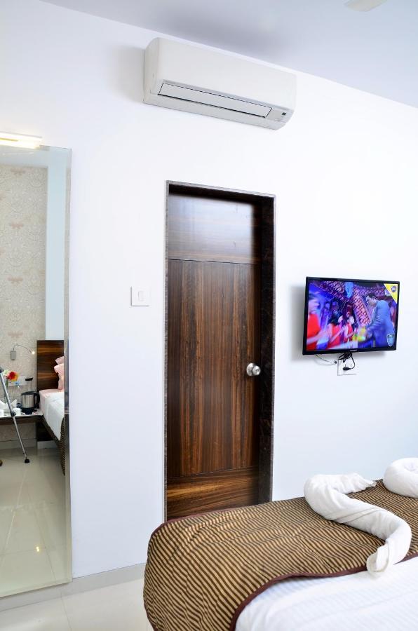 Hotel Sri Sri Executive, Kolhapur Eksteriør billede