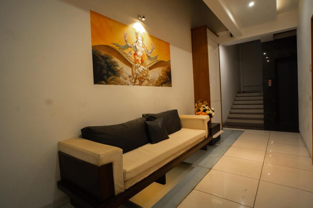 Hotel Sri Sri Executive, Kolhapur Eksteriør billede