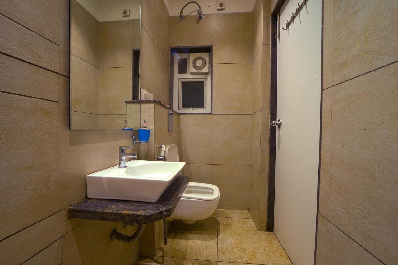 Hotel Sri Sri Executive, Kolhapur Eksteriør billede