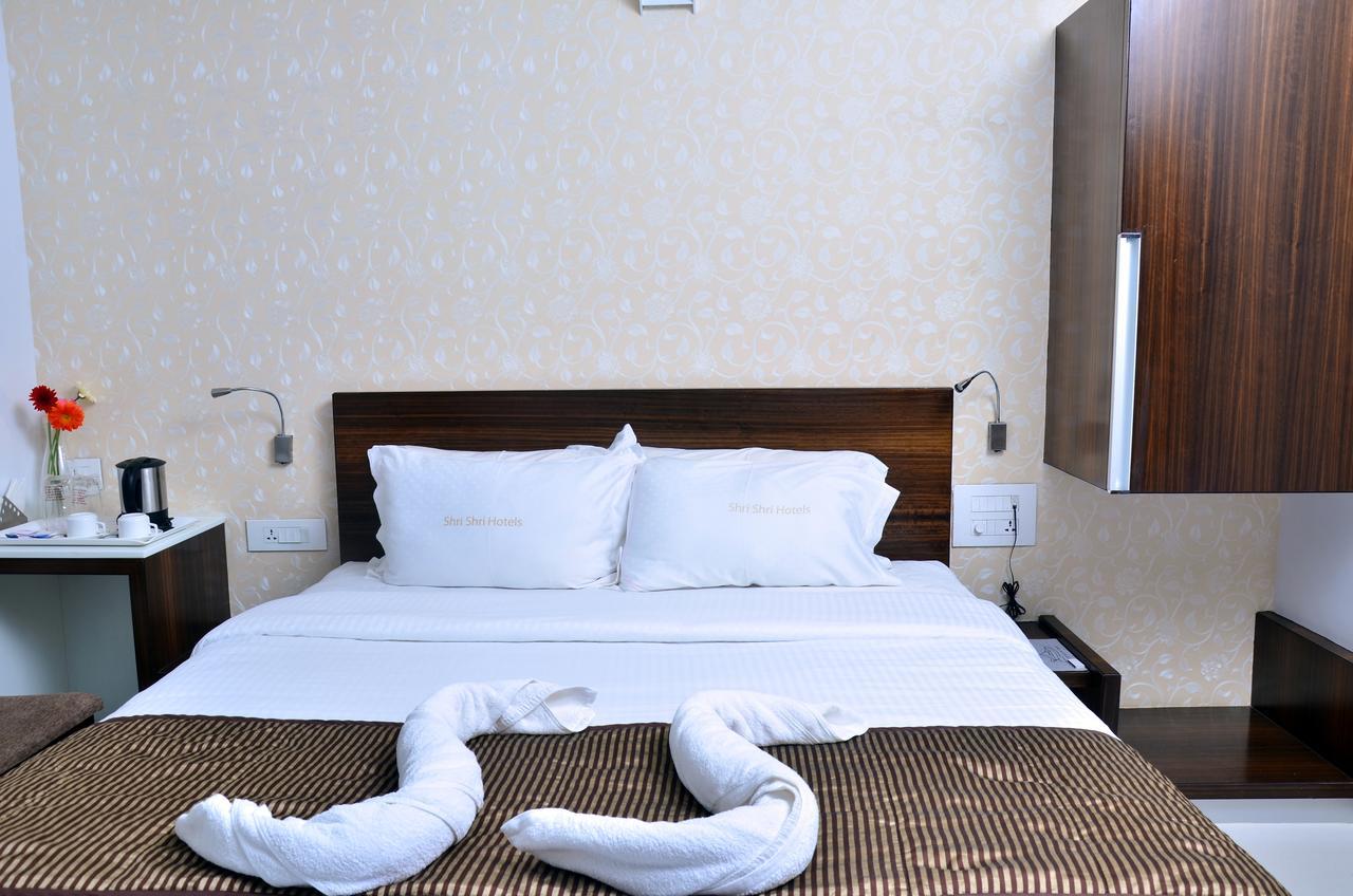 Hotel Sri Sri Executive, Kolhapur Eksteriør billede
